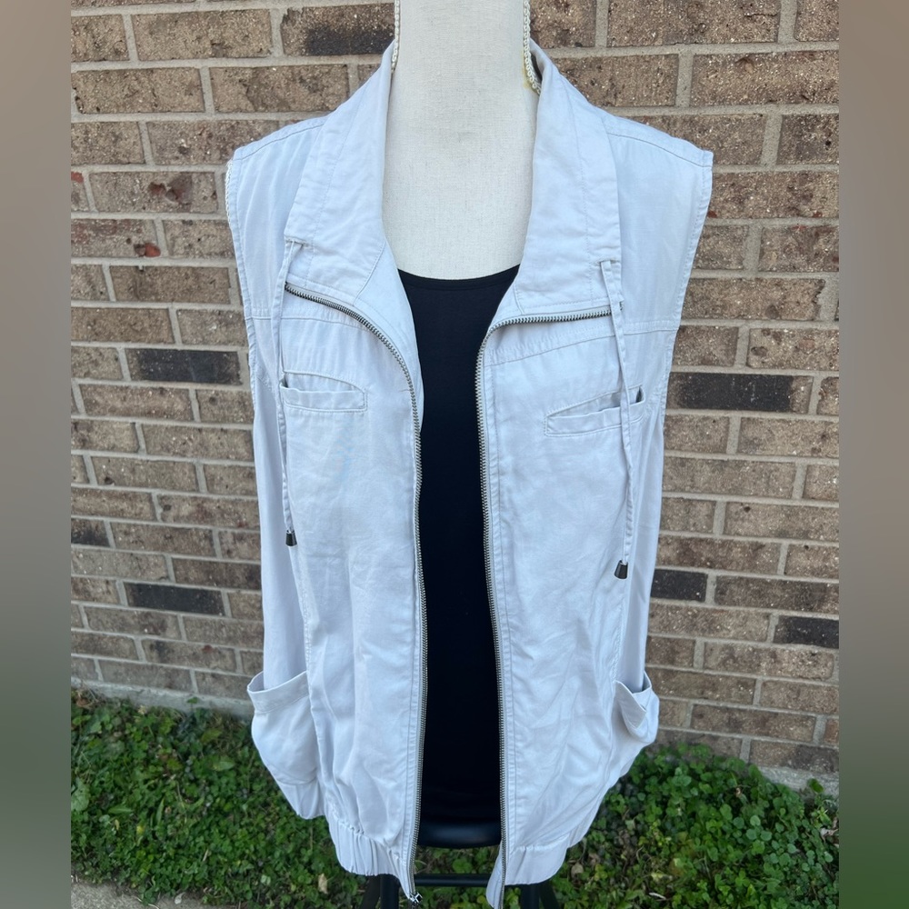 CJ Banks Vest WMNS 2X‎